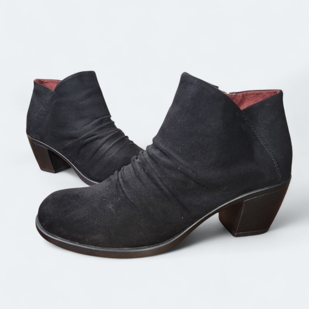 B.o.c. Black Ankle Boots Size 7.5 Slouch Faux Suede Vegan Casual Contemporary